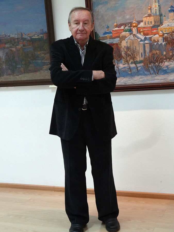 Г. И. Пасько на своей персональной выставке.  2015
